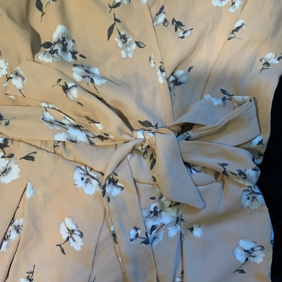 Cream pink floral print jumpsuit v neck waist tie - Picture 2 of 3